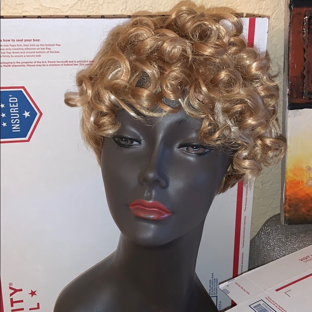 Blonde Hair Short wig Cosplay - Picture 7 of 8